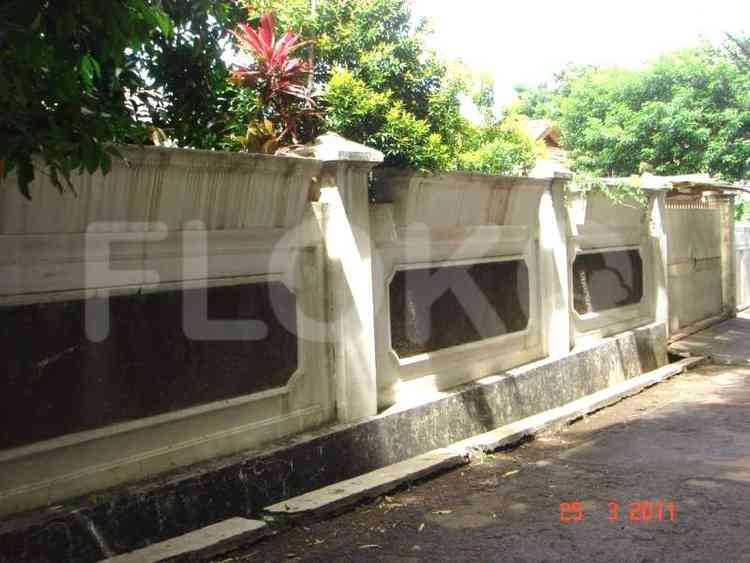 Dijual Rumah 4 BR, Luas 260 m2 di Jl. Daksapiun, Pancoran 3