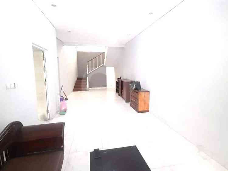 Disewakan Rumah 4 BR, Luas 200 m2 di Jl. Kalibata Raya, Kalibata 23