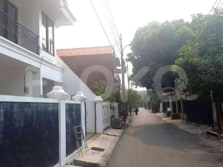 300 sqm, 5 BR house for sale in Jl. Jambu, Kalibata 19