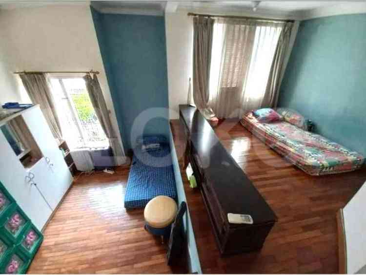 Dijual Rumah 6 BR, Luas 220 m2 di Jl. Pejaten Indah, Pejaten 9