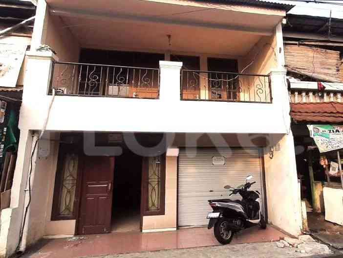 Dijual Rumah 2 BR, Luas 100 m2 di Jl. Raya Pasar Minggu, Pasar Minggu 23