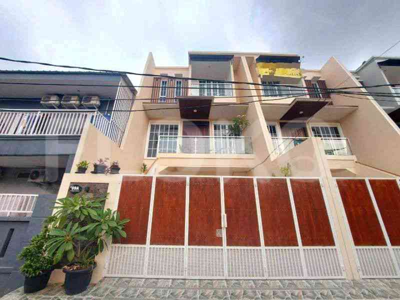 180 sqm, 4 BR house for sale in Jl. Raya Kalibata Selatan, Kalibata 2