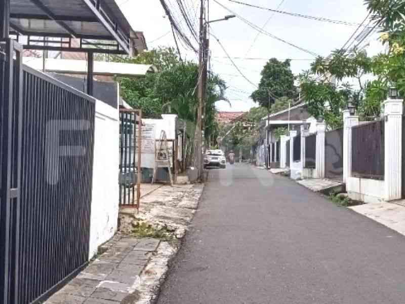 Dijual Rumah 2 BR, Luas 120 m2 di Jl. Kalibara Utara IV, Kalibata 5