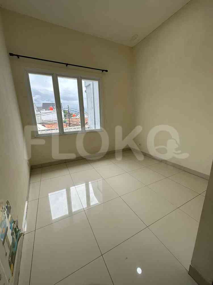 Dijual Rumah 4 BR, Luas 450 m2 di Jl Kemang dalam VI, Kemang 5