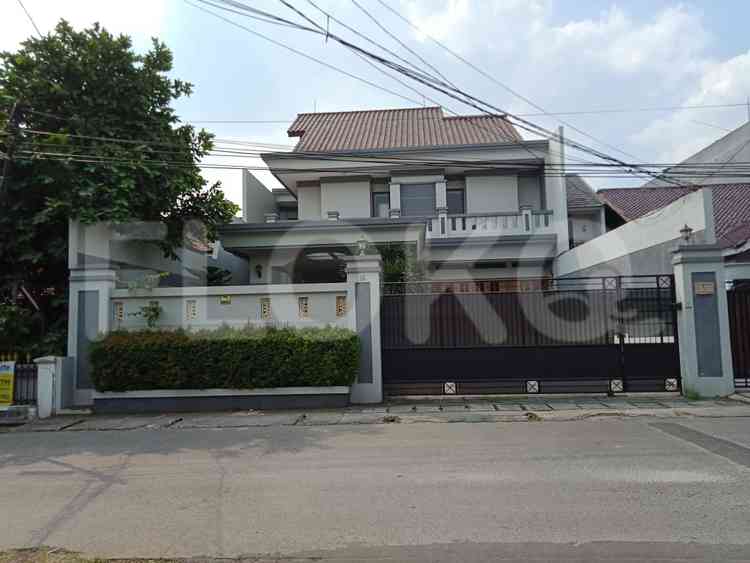 Dijual Rumah 4 BR, Luas 320 m2 di Rumah Gaharu, Cipete 1