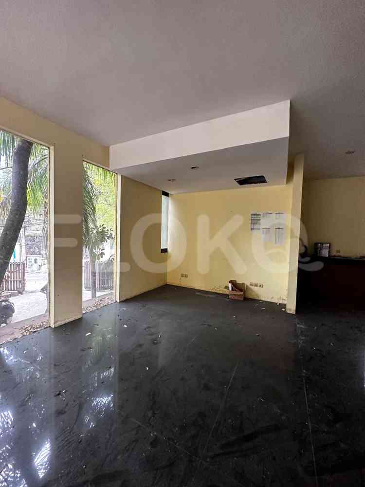 Dijual Rumah 3 BR, Luas 250 m2 di Near Kemang Raya, Kemang 2