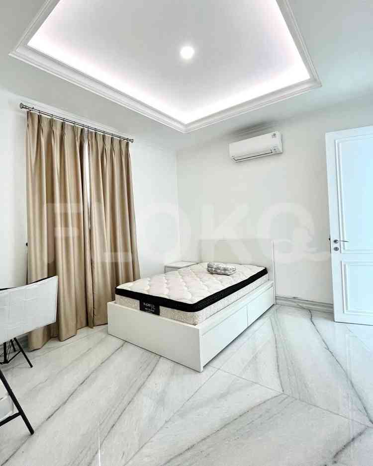 Dijual Rumah 3 BR, Luas 300 m2 di Kemang 19 Residence, Kemang 7