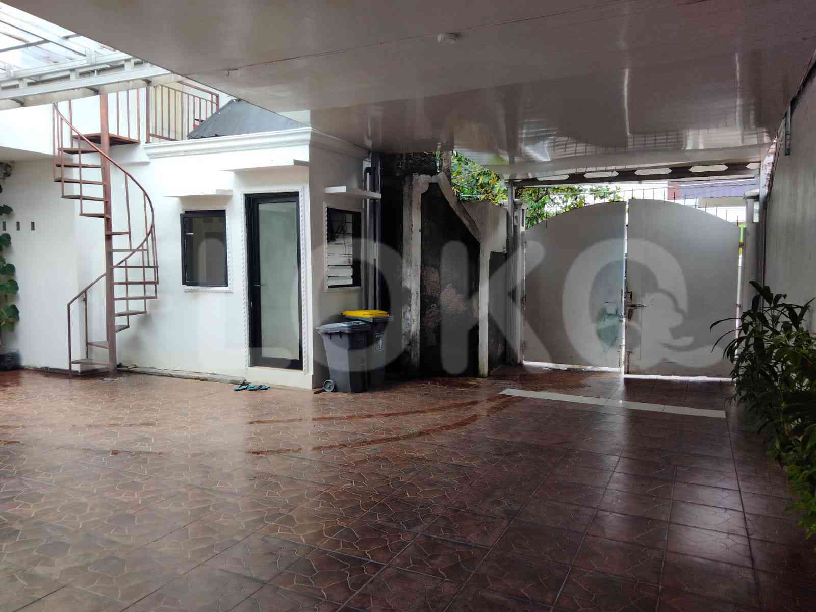 Dijual Rumah 3 BR, Luas 250 m2 di Jl. Raya Kemang Timur, Kemang 5