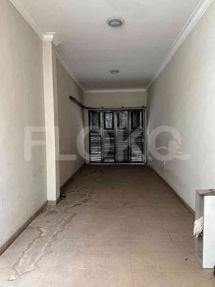 Dijual Rumah 3 BR, Luas 250 m2 di Jl Bukit Hijau 2 no 1A pondok pinang, Pondok Indah 11