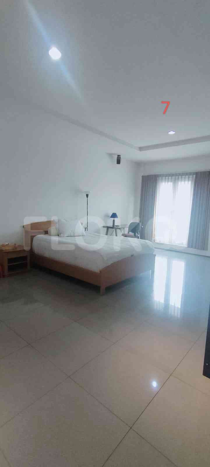 Dijual Rumah 4 BR, Luas 374 m2 di Jl Kencana Indah, Pondok Indah 9