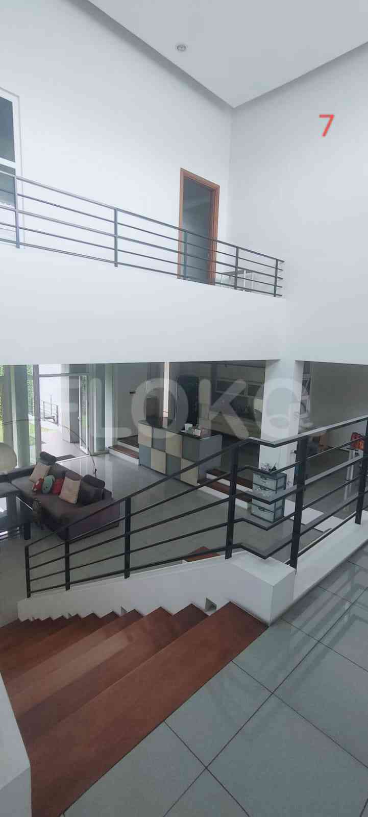 Dijual Rumah 4 BR, Luas 374 m2 di Jl Kencana Indah, Pondok Indah 7