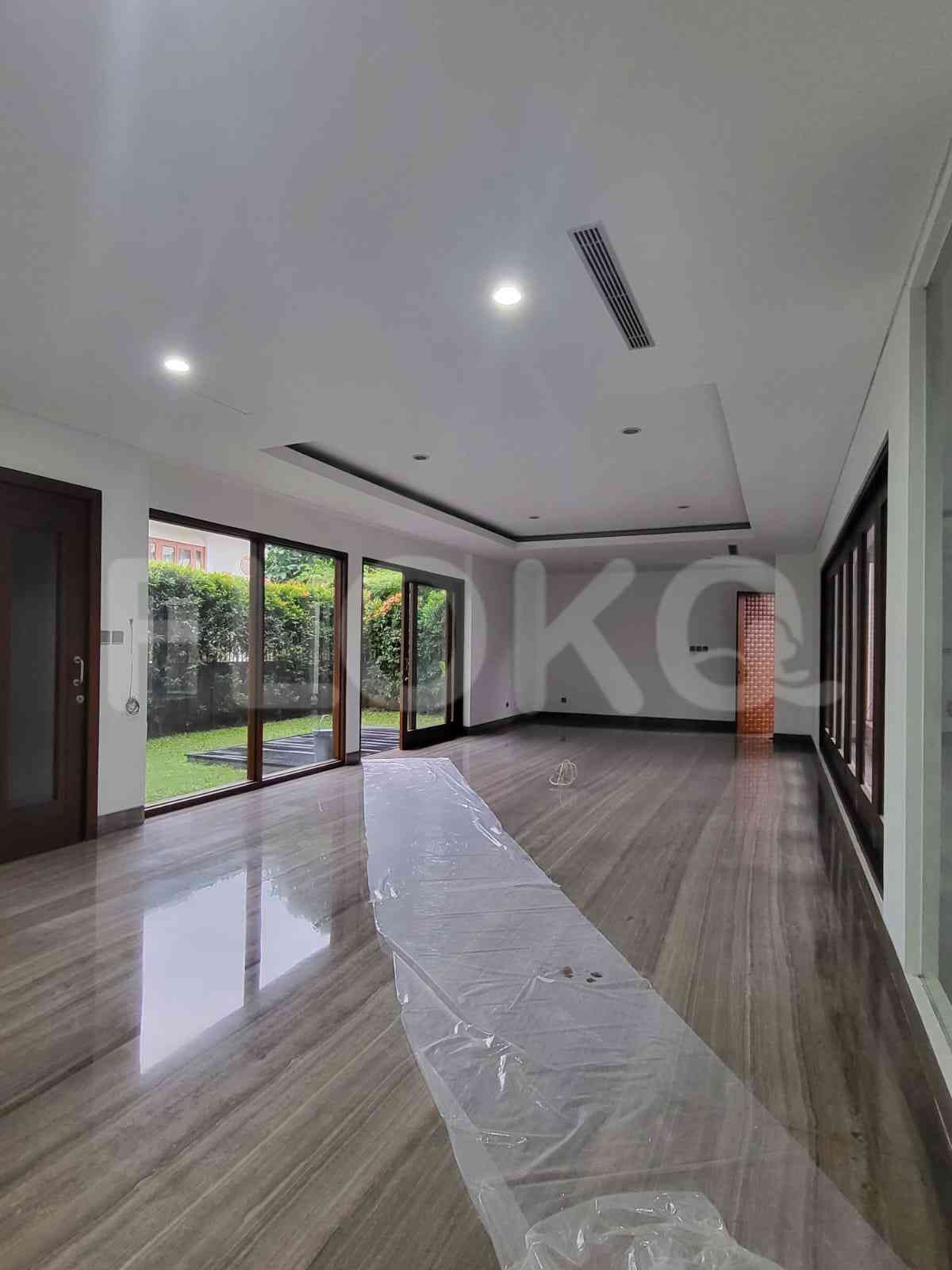 Dijual Rumah 5 BR, Luas 647 m2 di Jl Gedung Biru, Pondok Indah 9