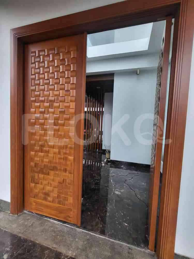 647 sqm, 5 BR house for sale in Jl Gedung Biru, Pondok Indah 11