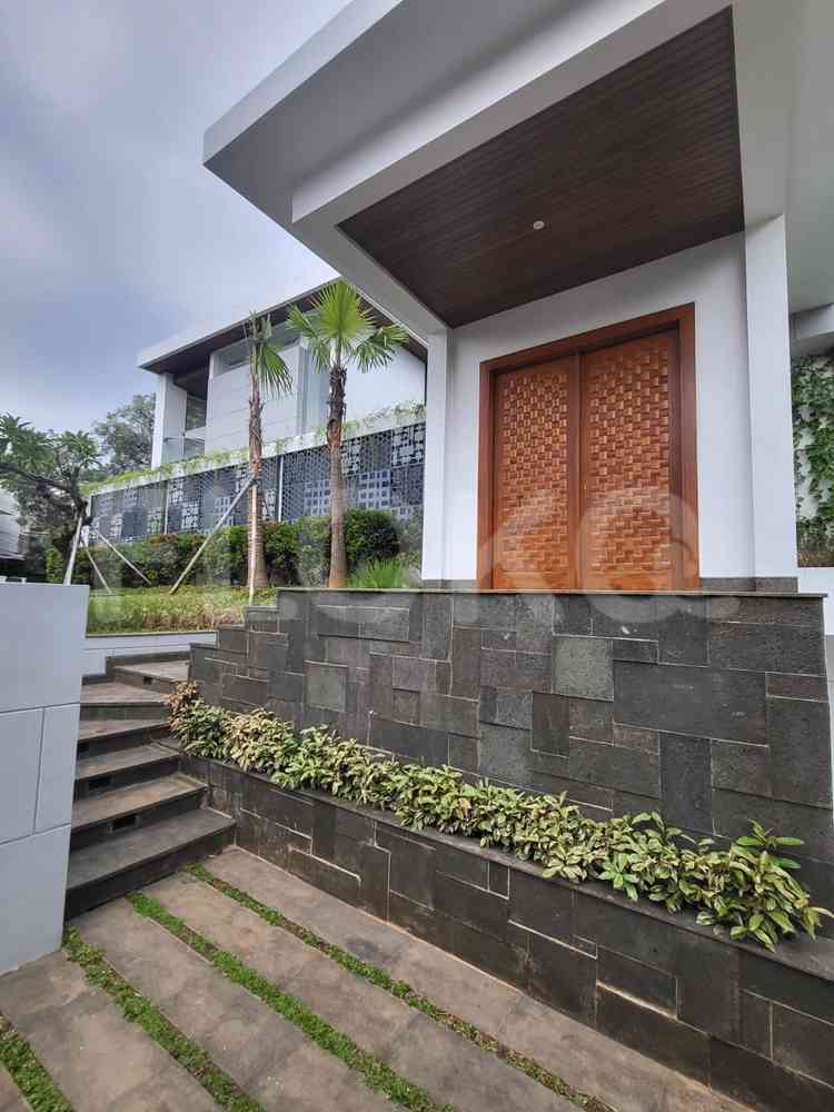 Dijual Rumah 5 BR, Luas 647 m2 di Jl Gedung Biru, Pondok Indah 1