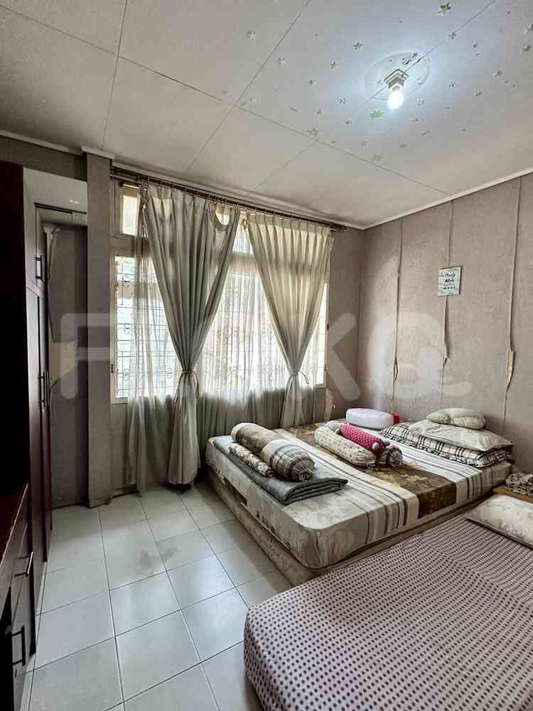 Dijual Rumah 5 BR, Luas 400 m2 di Jl Haji Nawi, Gandaria 5