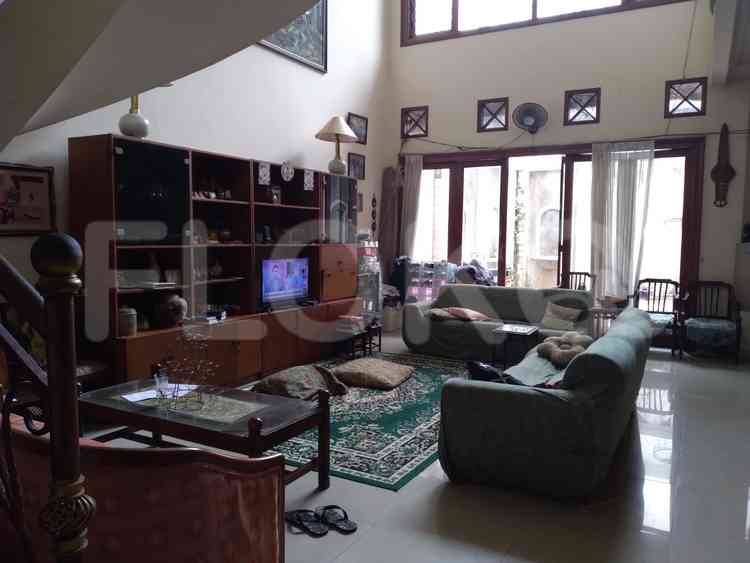 Dijual Rumah 4 BR, Luas 300 m2 di Jalan gandaria 8 nomor 14 , Gandaria 4