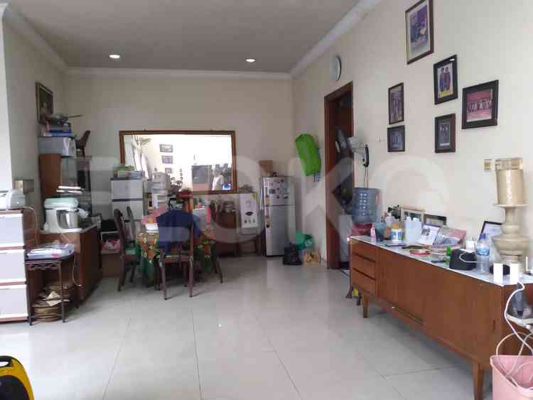 Dijual Rumah 4 BR, Luas 300 m2 di Jalan gandaria 8 nomor 14 , Gandaria 7