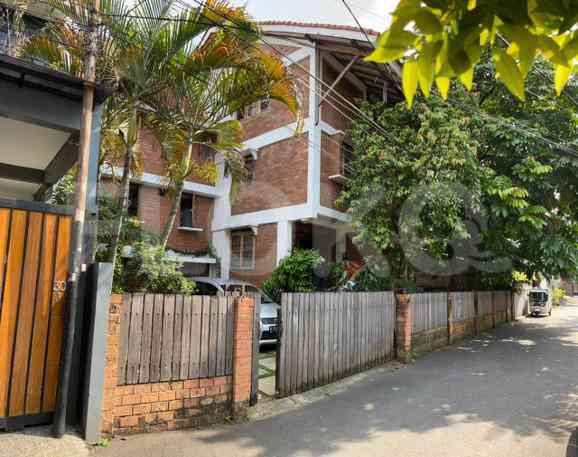 375 sqm, 4 BR house for sale in Veteran, Bintaro 1