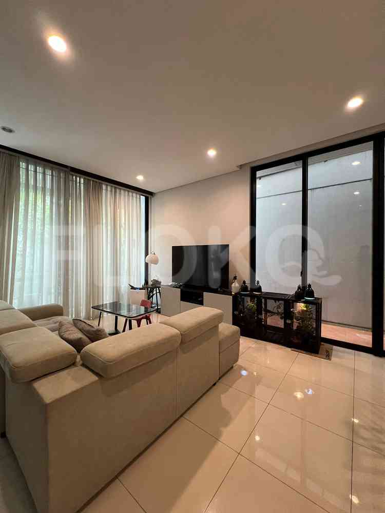 Dijual Rumah 3 BR, Luas 220 m2 di Serena Hills Cluster Quantum, Lebak Bulus 8