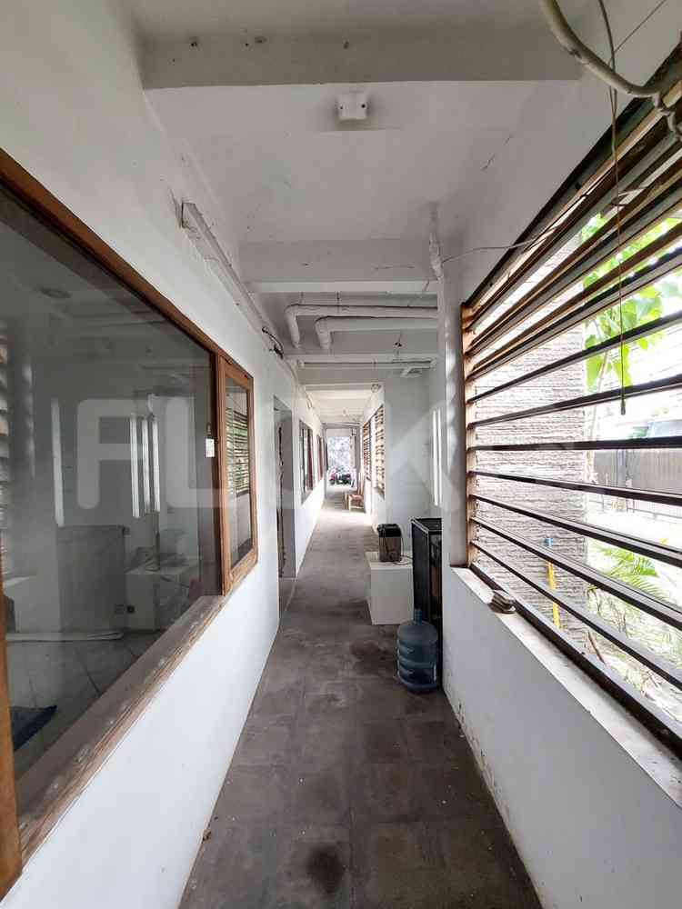 Dijual Rumah 4 BR, Luas 800 m2 di Kemang , Kemang 11