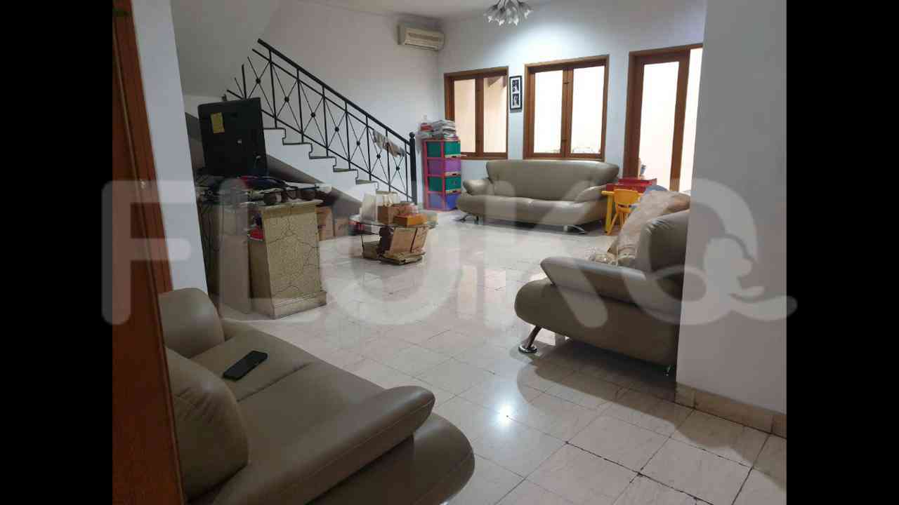 Dijual Rumah 3 BR, Luas 180 m2 di Puri Indah, Puri Indah 1