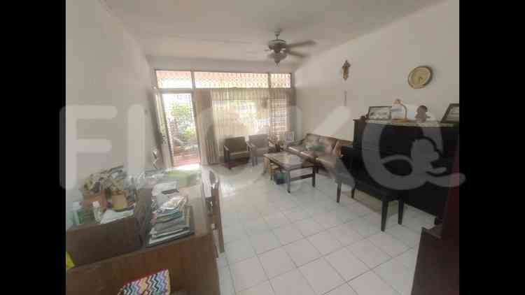 Dijual Rumah 2 BR, Luas 140 m2 di Puri Indah, Puri Indah 1