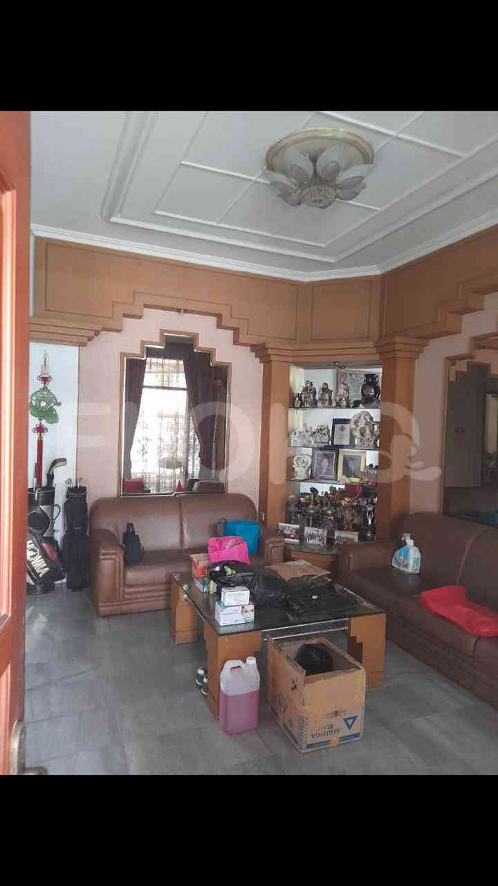 Dijual Rumah 5 BR, Luas 375 m2 di Intercon, Kebon Jeruk 4