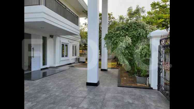 Dijual Rumah 3 BR, Luas 400 m2 di Intercon, Kebon Jeruk 1