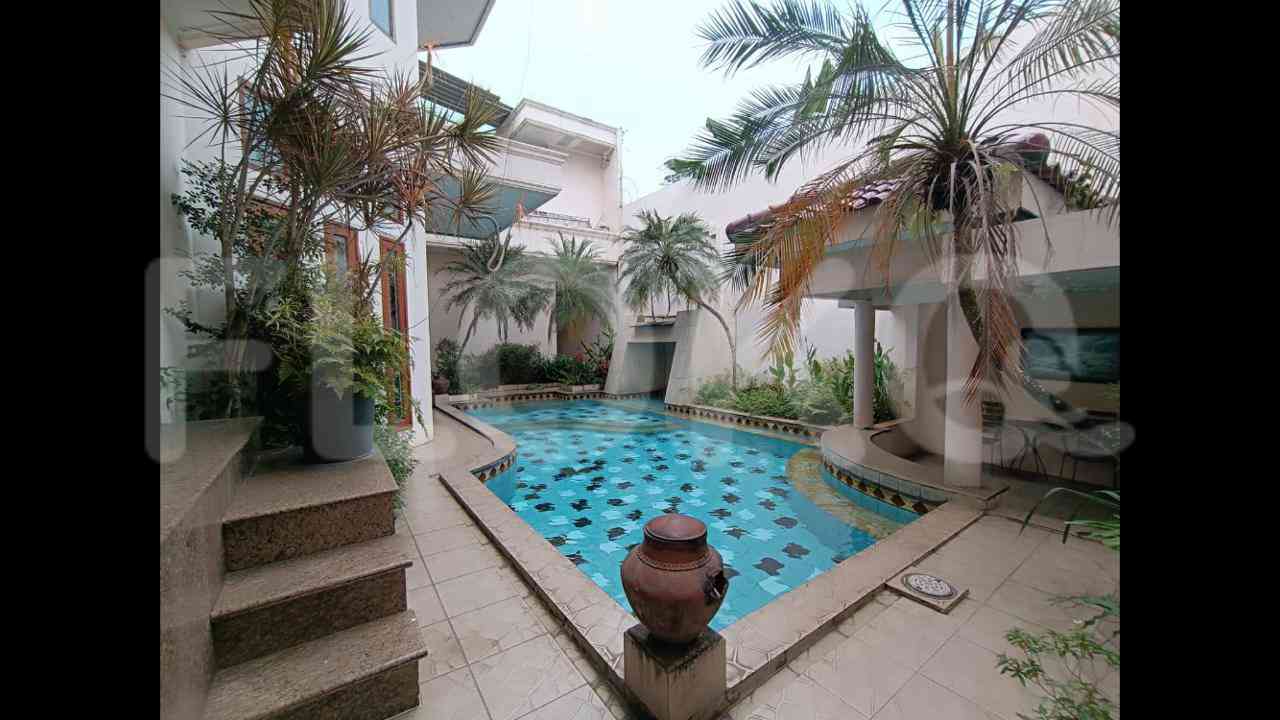 Dijual Rumah 4 BR, Luas 1500 m2 di Intercon, Kebon Jeruk 1