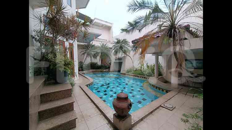 1500 sqm, 4 BR house for sale in Intercon, Kebon Jeruk 1