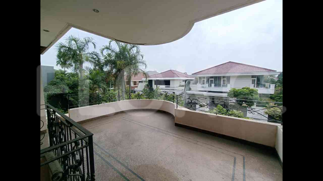 Dijual Rumah 4 BR, Luas 1500 m2 di Intercon, Kebon Jeruk 10