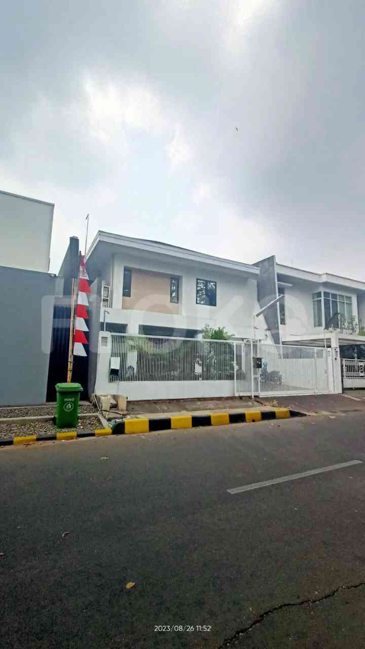 Dijual Rumah 4 BR, Luas 332 m2 di Intercon, Kebon Jeruk 1