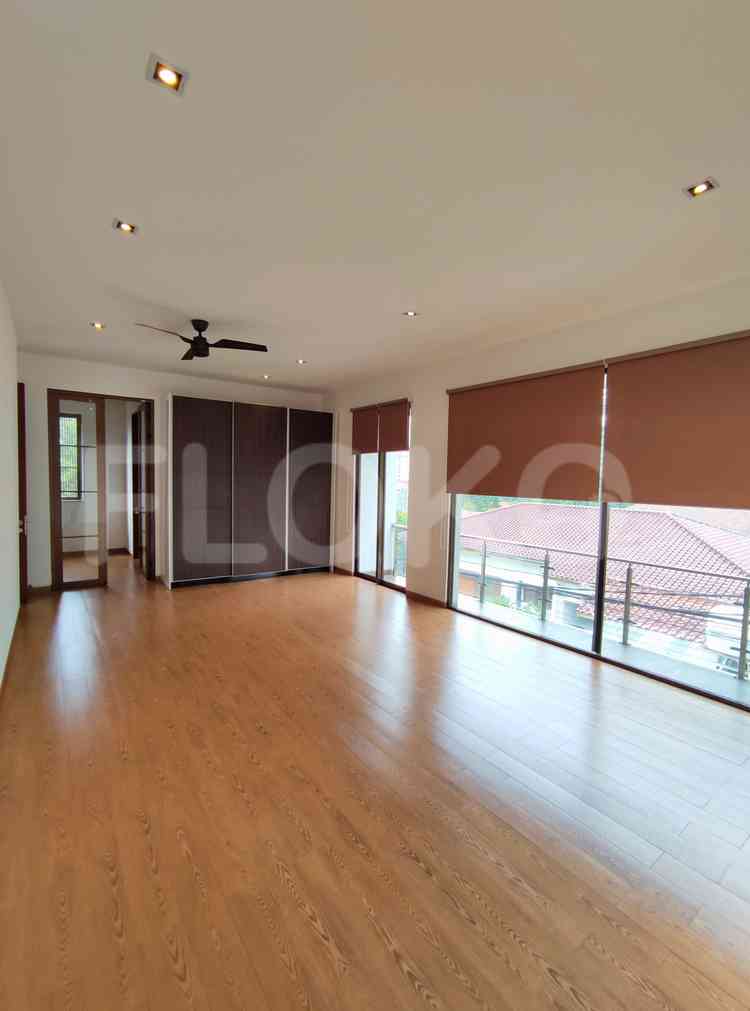 Disewakan Rumah 4 BR, Luas 600 m2 di Kemang, Kemang 4