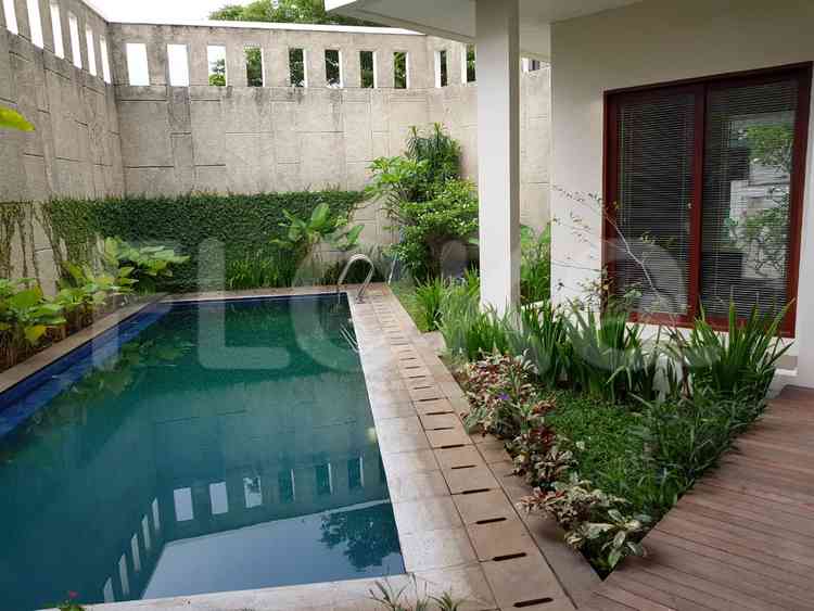 Disewakan Rumah 3 BR, Luas 200 m2 di Kemang Timur, Kemang 2