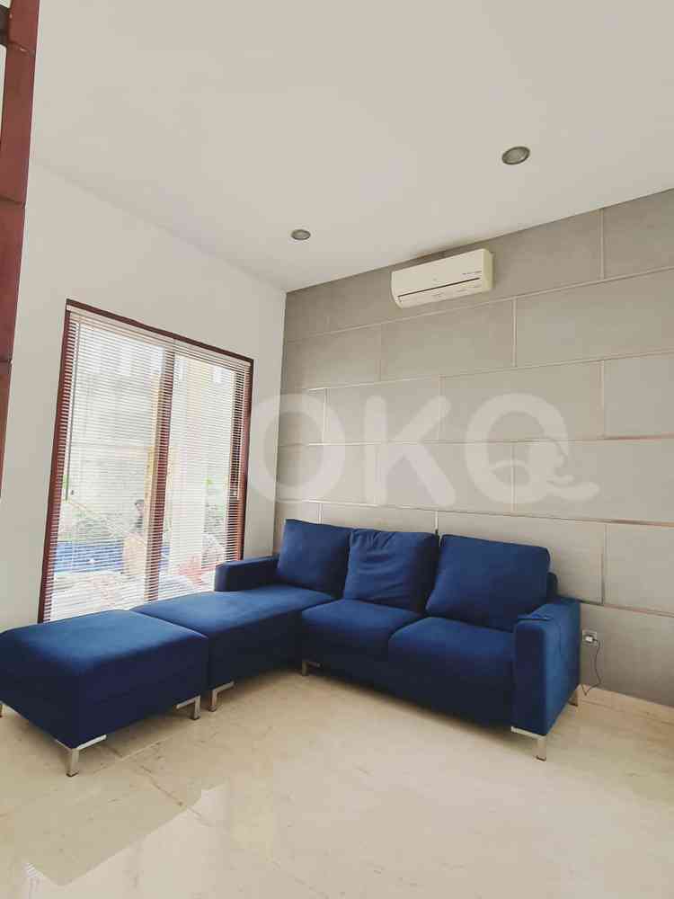 Disewakan Rumah 3 BR, Luas 200 m2 di Kemang Timur, Kemang 4