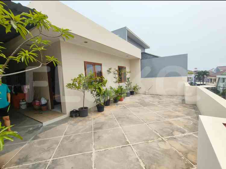 Dijual Rumah 4 BR, Luas 300 m2 di Citra Garden 2, Daan Mogot 9