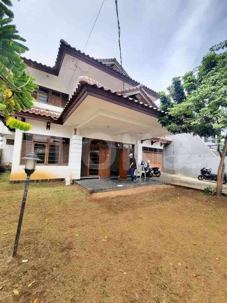 Disewakan Rumah 5 BR, Luas 310 m2 di Kemang, Kemang 2