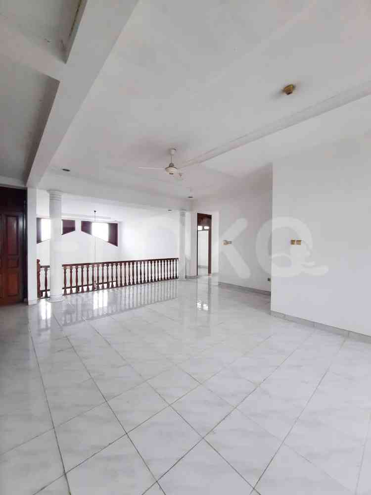 Disewakan Rumah 5 BR, Luas 310 m2 di Kemang, Kemang 15