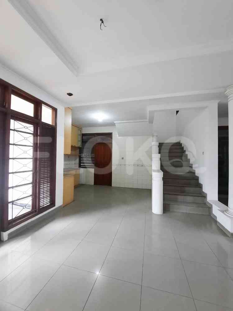 Disewakan Rumah 5 BR, Luas 310 m2 di Kemang, Kemang 9