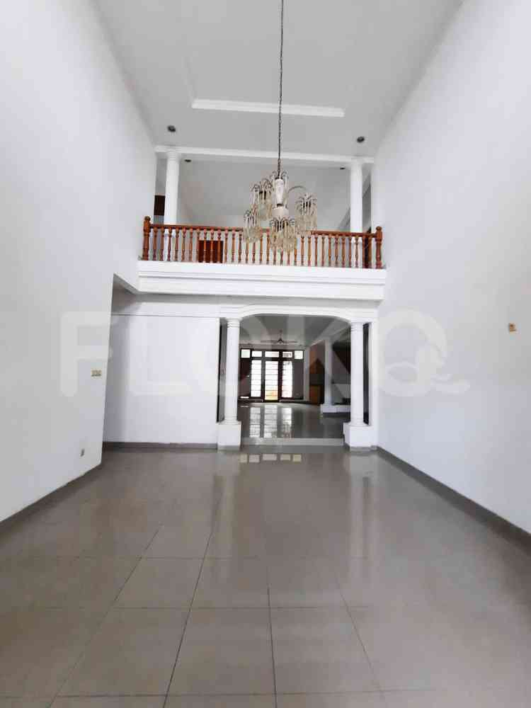 Disewakan Rumah 5 BR, Luas 310 m2 di Kemang, Kemang 8