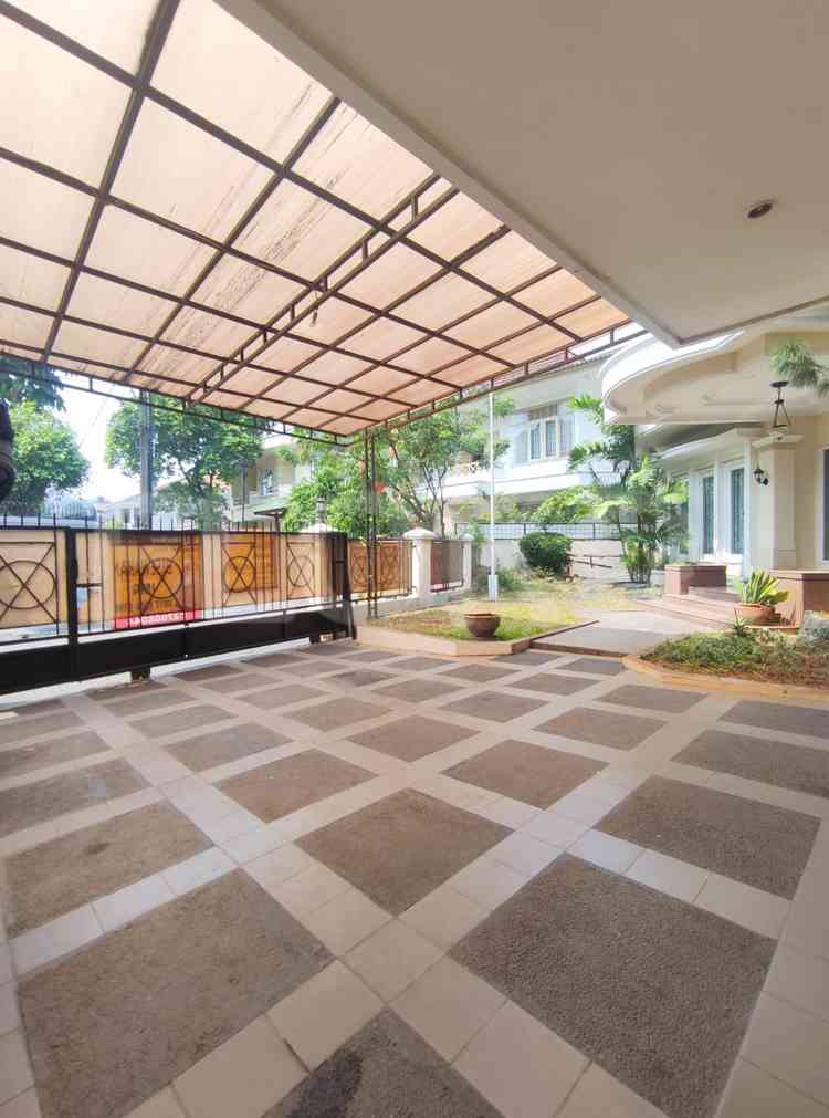 490 sqm, 6 BR house for rent in Lebak Bulus, Lebak Bulus 3