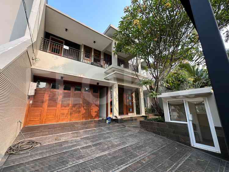 Disewakan Rumah 5 BR, Luas 650 m2 di Pondok Indah, Pondok Indah 1