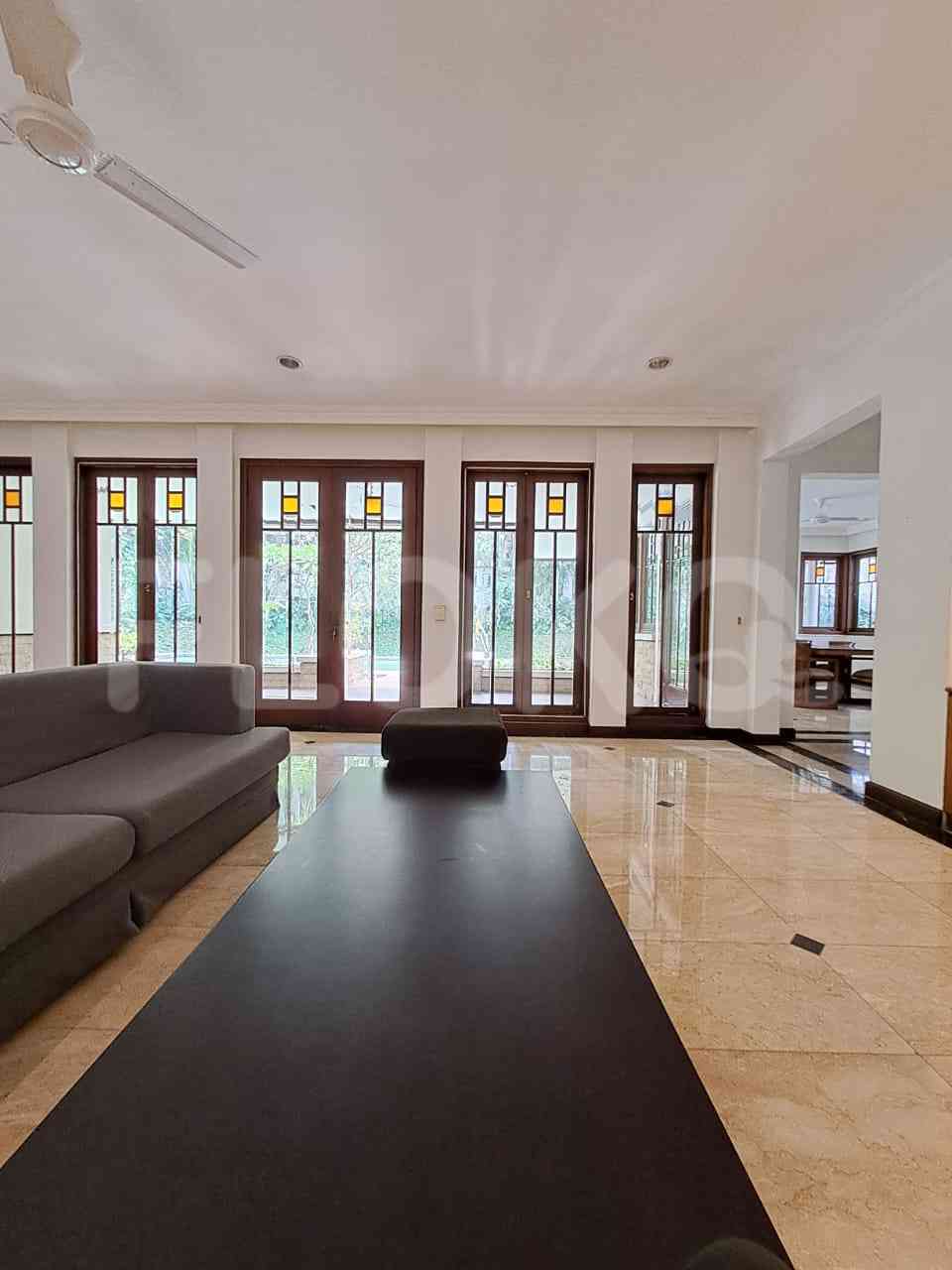 Disewakan Rumah 5 BR, Luas 600 m2 di Lebak Bulus, Lebak Bulus 2