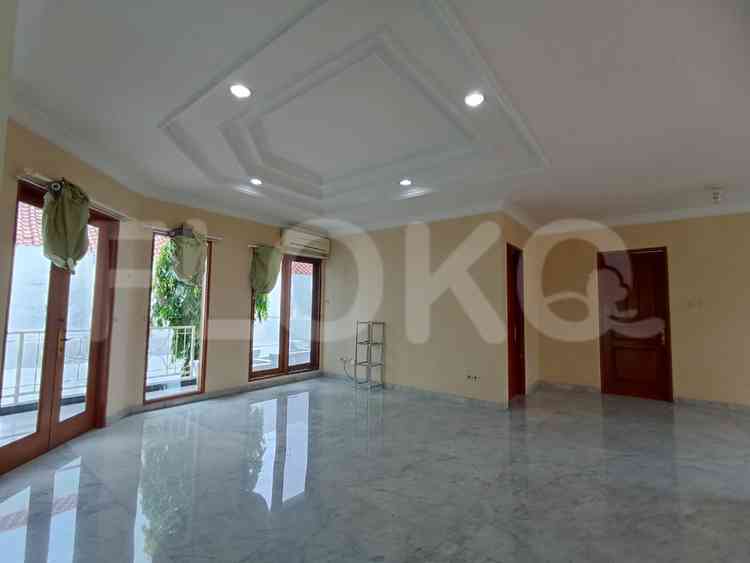 Disewakan Rumah 4 BR, Luas 400 m2 di Pondok Indah, Pondok Indah 2