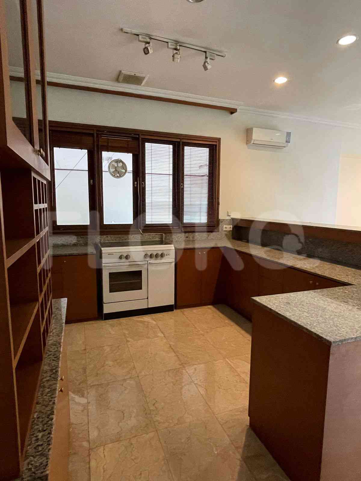 Disewakan Rumah 5 BR, Luas 900 m2 di Lebak Bulus, Lebak Bulus 8