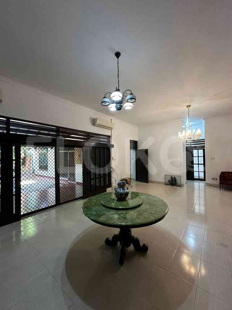 360 sqm, 3 BR house for sale in Central Kebayoran Baru, Blok M 5