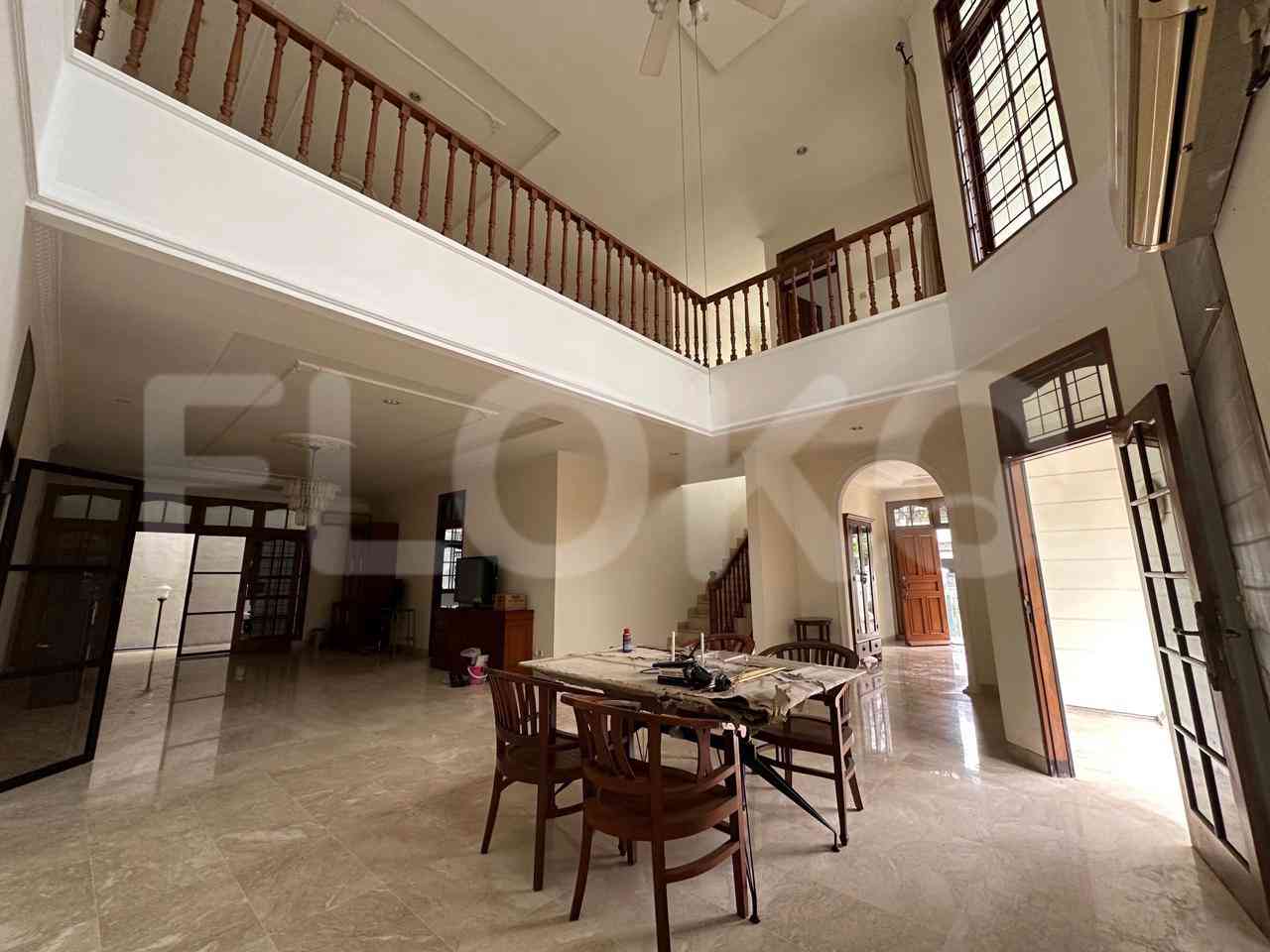 Disewakan Rumah 5 BR, Luas 550 m2 di Metro Alam Indah, Pondok Indah 11