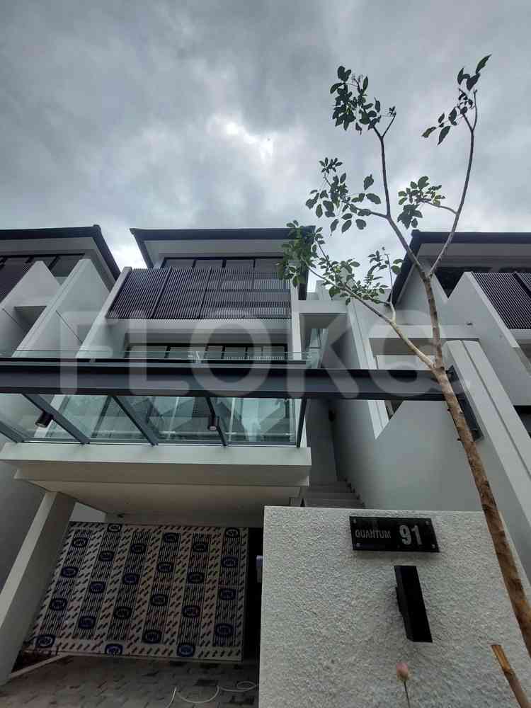 220 sqm, 3 BR house for rent in Serenia Quantum, Lebak Bulus 1