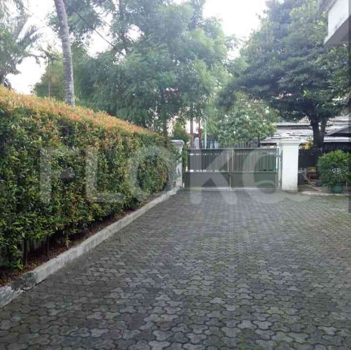 380 sqm, 6 BR house for rent in Jl. Pertanin III, Lebak Bulus 1