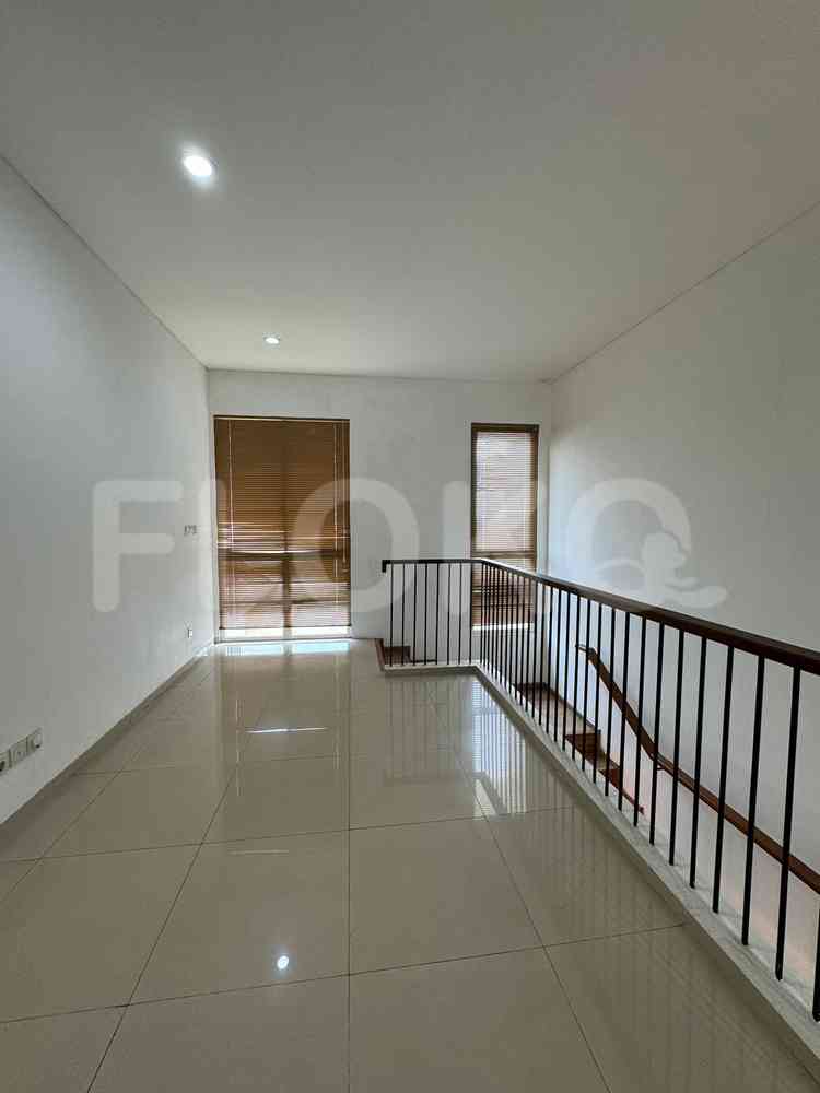 Disewakan Rumah 4 BR, Luas 230 m2 di Serenia Hills, Lebak Bulus 9